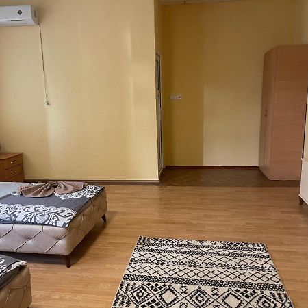 Ela Hostel Призрен Экстерьер фото