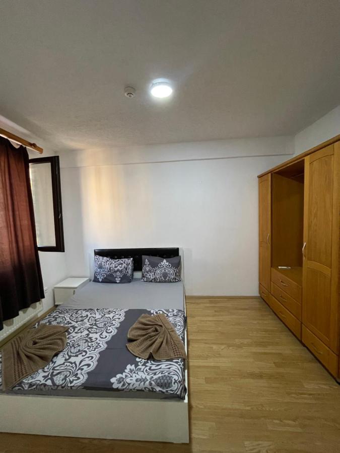 Ela Hostel Призрен Экстерьер фото